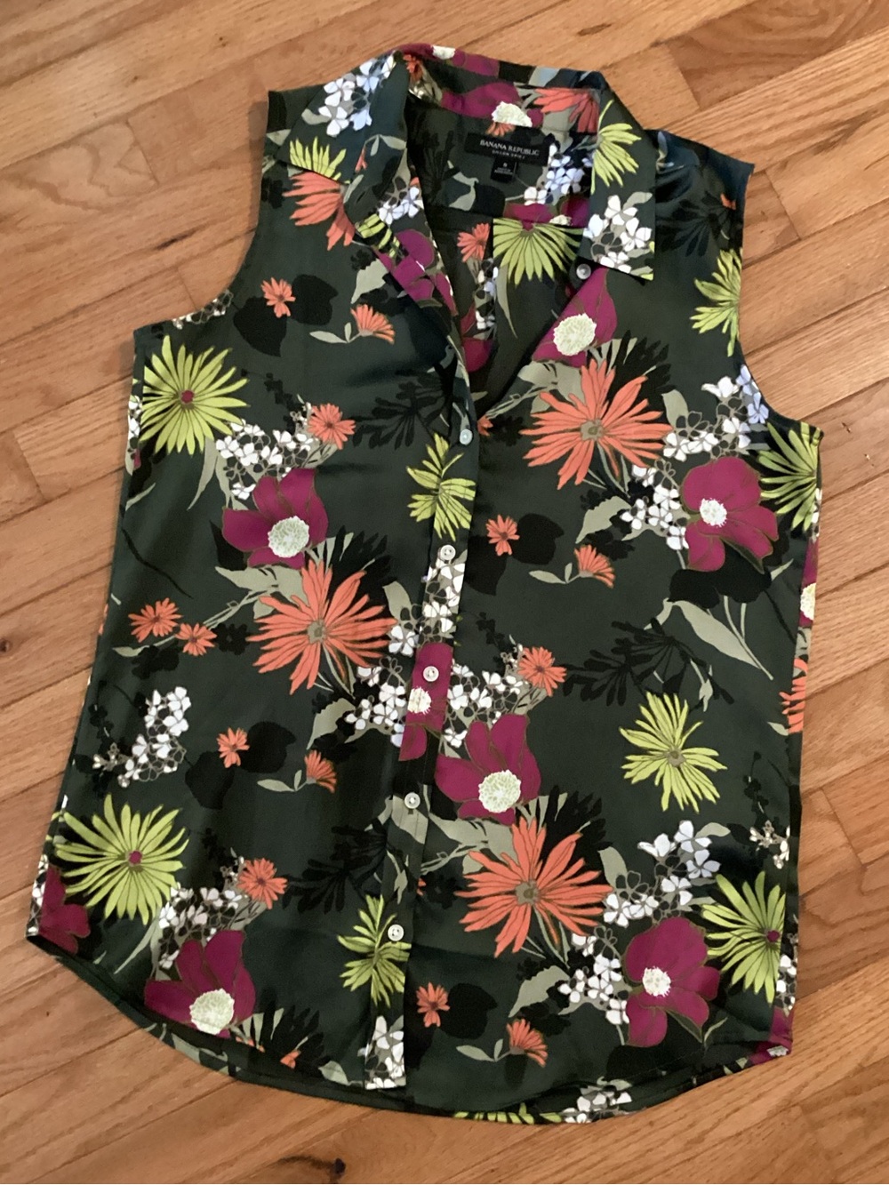 BANANA REPUBLIC SLEEVELESS BUTTON DOWN TOP OLIVE GREEN FLORAL FALL COLORS SMALL